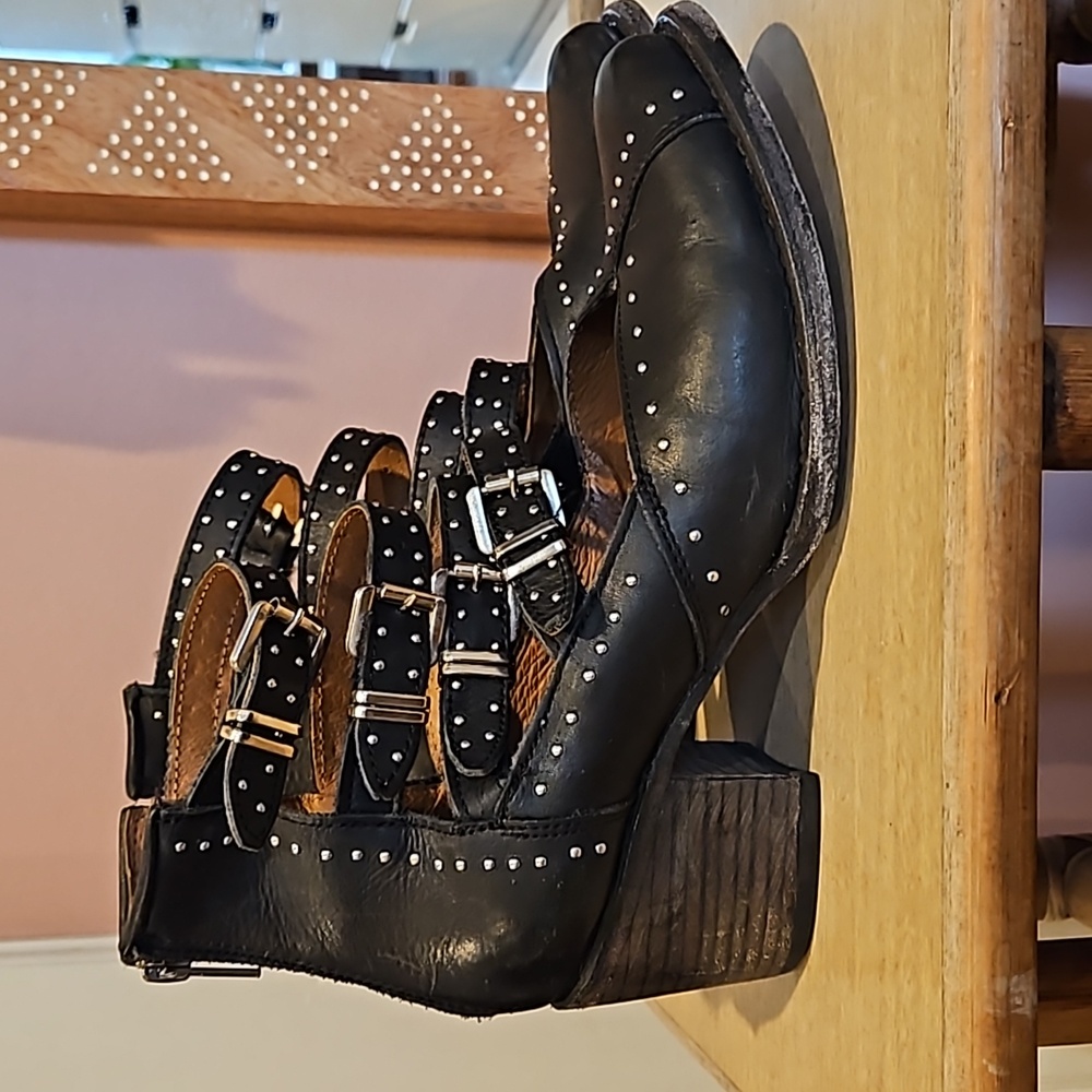 Freebird Felicity black size 9